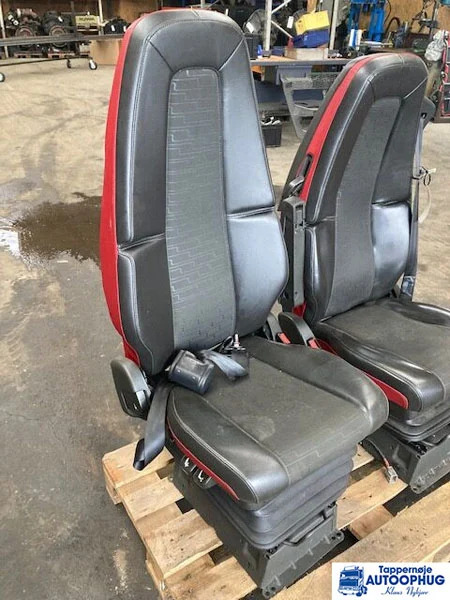 Volvo Sæde RH Volvo 82201655 - 驾驶室和内部 适用于 卡车:图1 Volvo Sæde RH Volvo 82201655 - 驾驶室和内部 适用于 卡车:图1