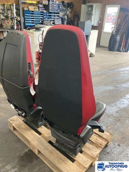 Volvo Sæde RH Volvo 82201655 - 驾驶室和内部 适用于 卡车:图4 Volvo Sæde RH Volvo 82201655 - 驾驶室和内部 适用于 卡车:图4