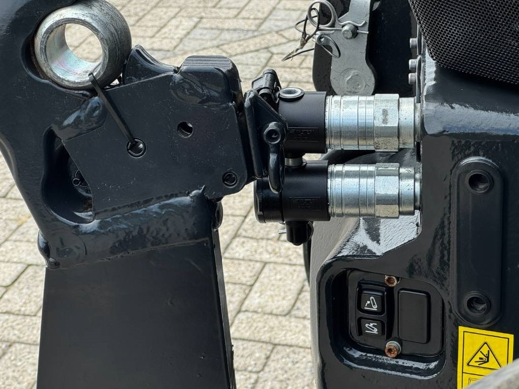 Case IH 240CVX, AFS, 2023, frontlinkage, 790u!! - 拖拉机:图5 Case IH 240CVX, AFS, 2023, frontlinkage, 790u!! - 拖拉机:图5