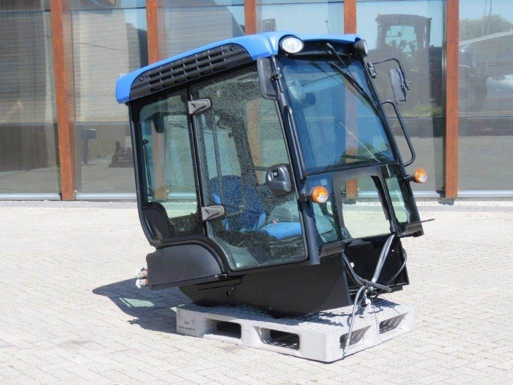 New Holland TK  - 驾驶室 适用于 建筑机械:图4 New Holland TK  - 驾驶室 适用于 建筑机械:图4