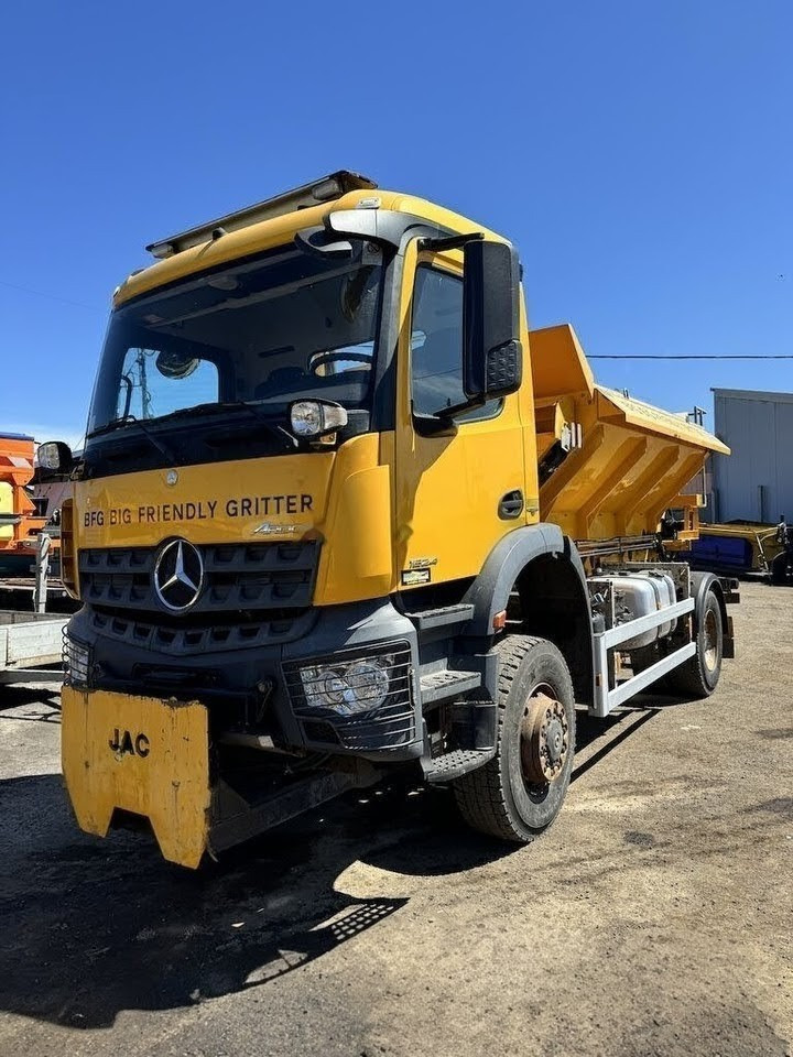 Mercedes-Benz 1824 - 市政/ 专用车辆, 卡车:图1 Mercedes-Benz 1824 - 市政/ 专用车辆, 卡车:图1