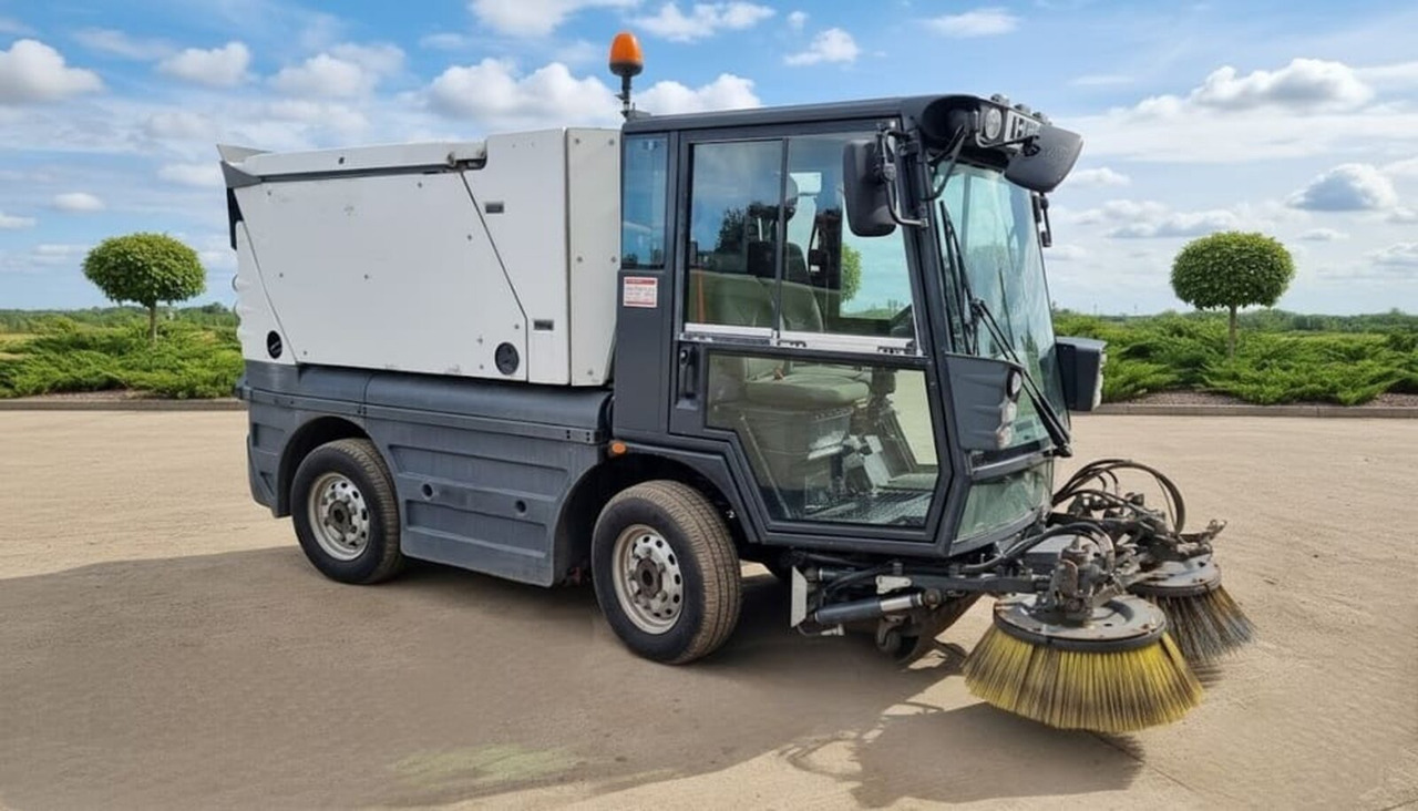 SCHMIDT Swingo 200+ - 道路清扫机:图1 SCHMIDT Swingo 200+ - 道路清扫机:图1