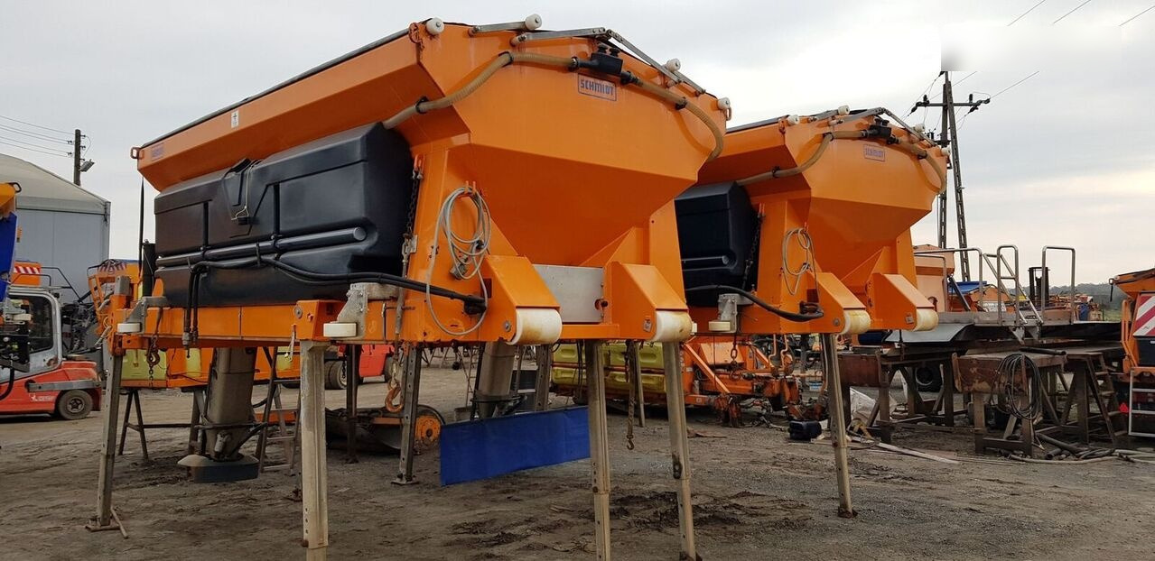Schmidt Solarko piaskarka SCHMIDT STRATOS 5m3 20 - 撒沙机/ 撒盐机 适用于 市政/ 专用车辆:图1 Schmidt Solarko piaskarka SCHMIDT STRATOS 5m3 20 - 撒沙机/ 撒盐机 适用于 市政/ 专用车辆:图1