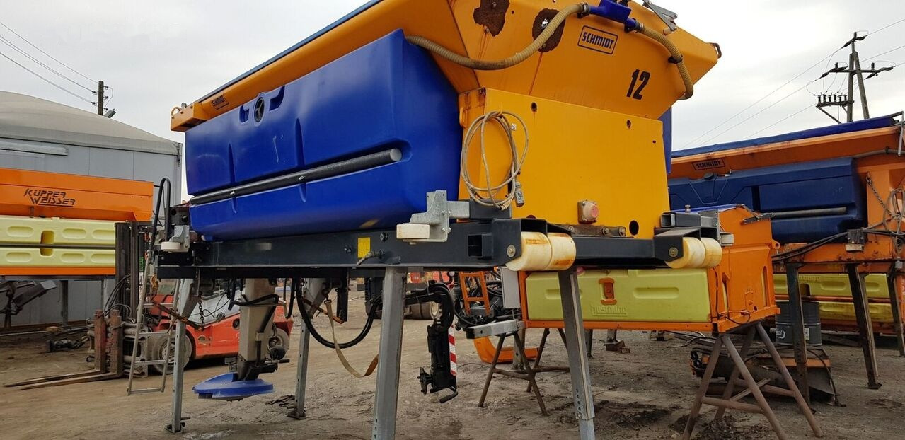 撒沙机/ 撒盐机 适用于 市政/ 专用车辆 Schmidt Solarko piaskarka SCHMIDT STRATOS 5m3:图6 撒沙机/ 撒盐机 适用于 市政/ 专用车辆 Schmidt Solarko piaskarka SCHMIDT STRATOS 5m3:图6