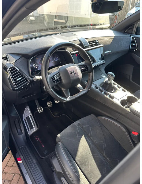 DS Ds 7 Crossback DS PERFORMANCE LINE, 71DKM, ALCANTARA, VIRTUAL COCKPIT, LMV - 越野车:图4 DS Ds 7 Crossback DS PERFORMANCE LINE, 71DKM, ALCANTARA, VIRTUAL COCKPIT, LMV - 越野车:图4
