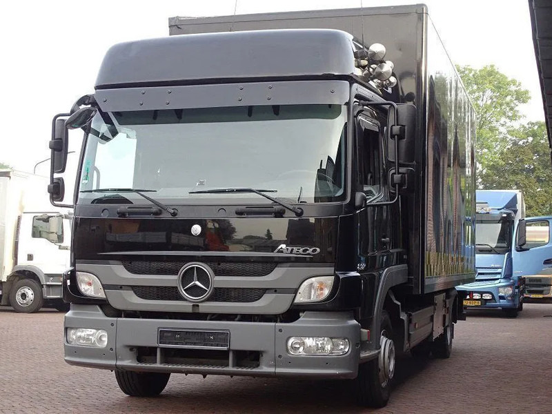 Mercedes-Benz Atego CREWCAB 6 SEATS standheizung lbw 1.5 ton - 厢式卡车:图2 Mercedes-Benz Atego CREWCAB 6 SEATS standheizung lbw 1.5 ton - 厢式卡车:图2