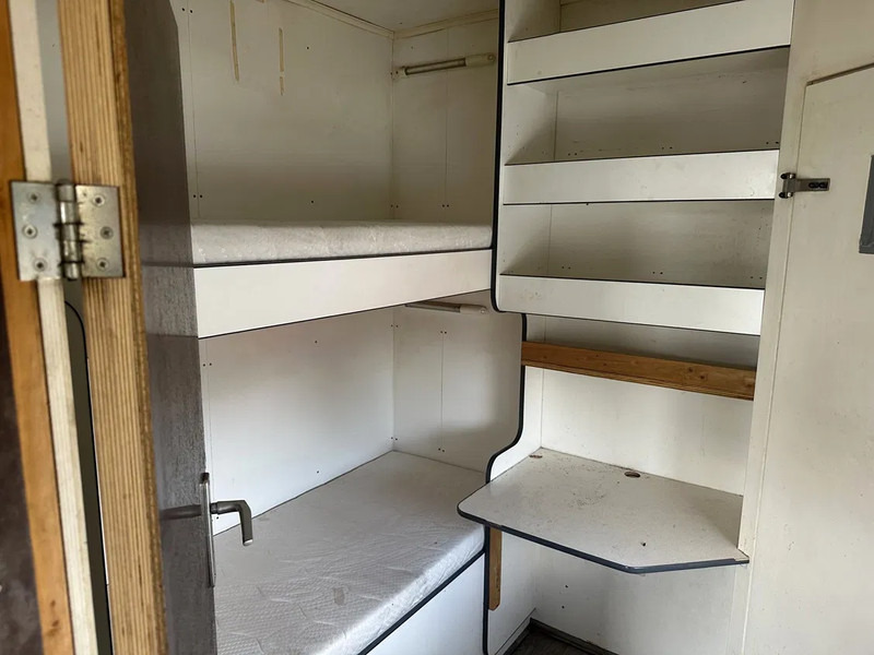 Volvo FL 12.240 BDF ST.AIRCO+ KACHEL, DOUCHE, 2X BED, WASBAK - 厢式卡车:图5 Volvo FL 12.240 BDF ST.AIRCO+ KACHEL, DOUCHE, 2X BED, WASBAK - 厢式卡车:图5