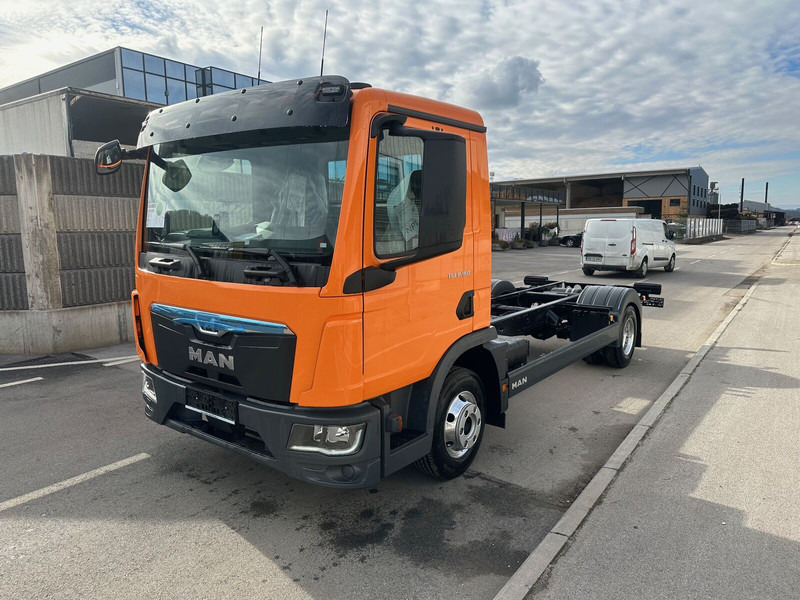 MAN TGL 8.160 - 驾驶室底盘卡车:图2 MAN TGL 8.160 - 驾驶室底盘卡车:图2
