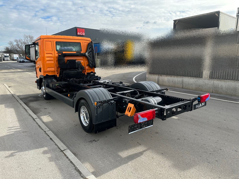 MAN TGL 8.160 - 驾驶室底盘卡车:图4 MAN TGL 8.160 - 驾驶室底盘卡车:图4