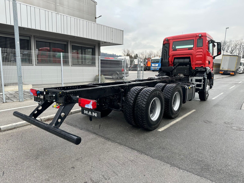 MAN TGS 33.400 6X4 BB CH - 驾驶室底盘卡车:图3 MAN TGS 33.400 6X4 BB CH - 驾驶室底盘卡车:图3