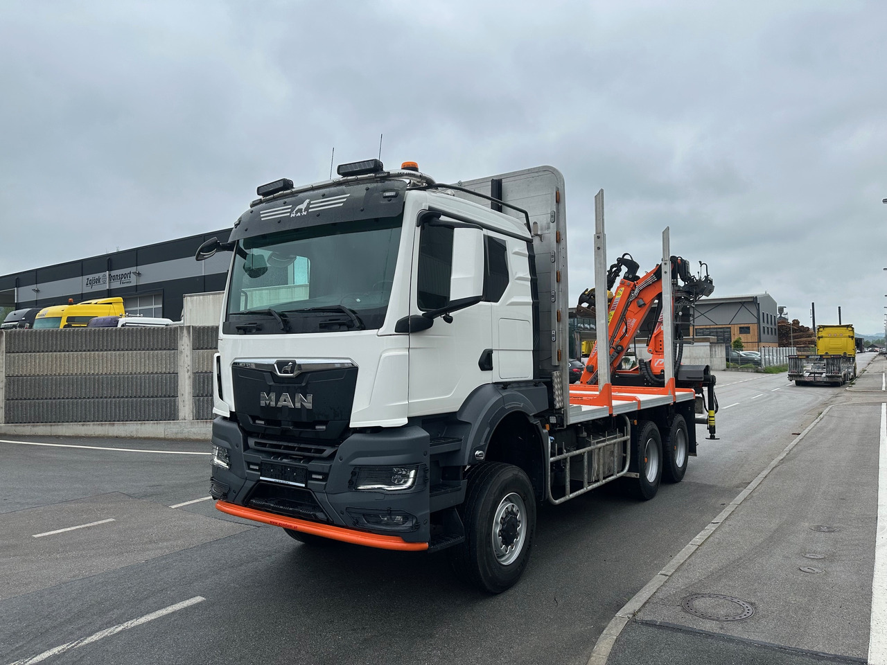 MAN TGS 33.520 6X6 BL intarder PENZ 12Z - 木材运输车:图2 MAN TGS 33.520 6X6 BL intarder PENZ 12Z - 木材运输车:图2