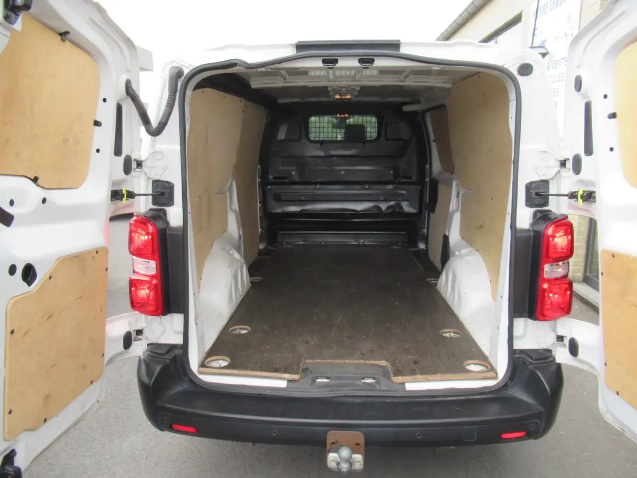 Citroen Jumpy L3 AIRCO 13900€+TVA/BTW - 无侧窗厢式货车:图5 Citroen Jumpy L3 AIRCO 13900€+TVA/BTW - 无侧窗厢式货车:图5