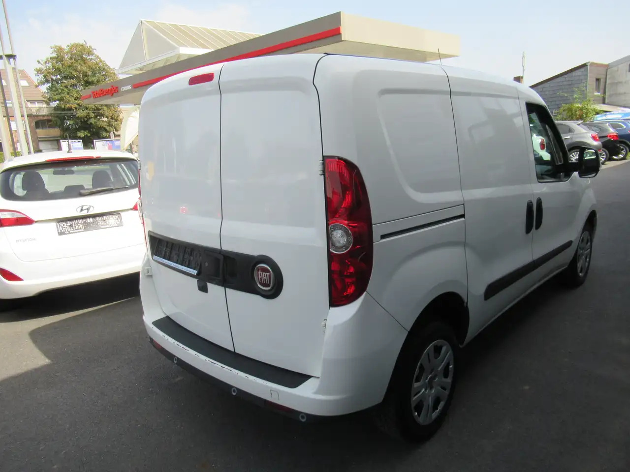 Fiat Doblo CLIM AUTO, NAVI, CRUISE 10500€+TVA/BTW - 紧凑型面包车:图2 Fiat Doblo CLIM AUTO, NAVI, CRUISE 10500€+TVA/BTW - 紧凑型面包车:图2