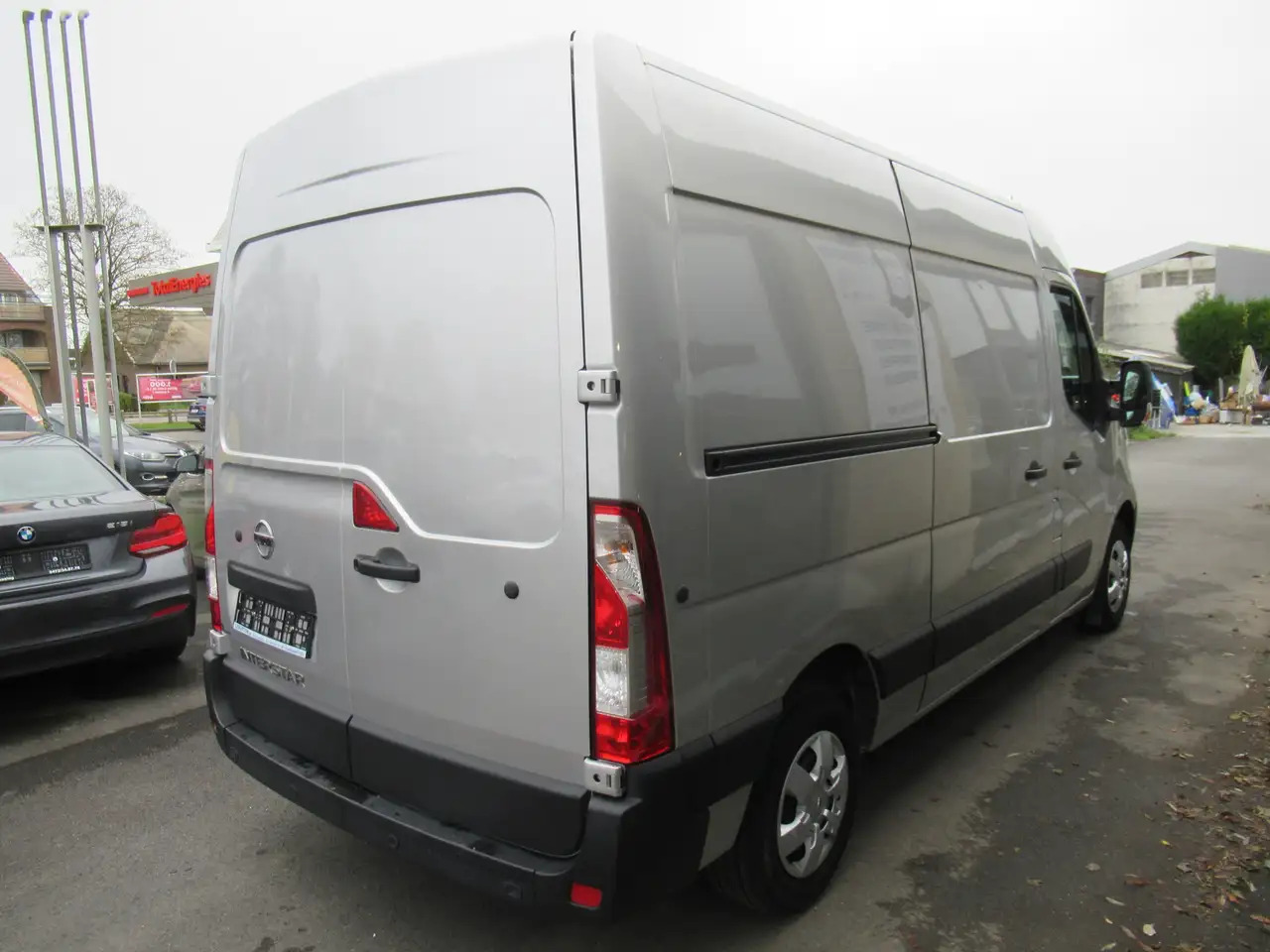 Nissan Interstar L2H2 clim navi 16500€+tva/btw - 无侧窗厢式货车:图2 Nissan Interstar L2H2 clim navi 16500€+tva/btw - 无侧窗厢式货车:图2