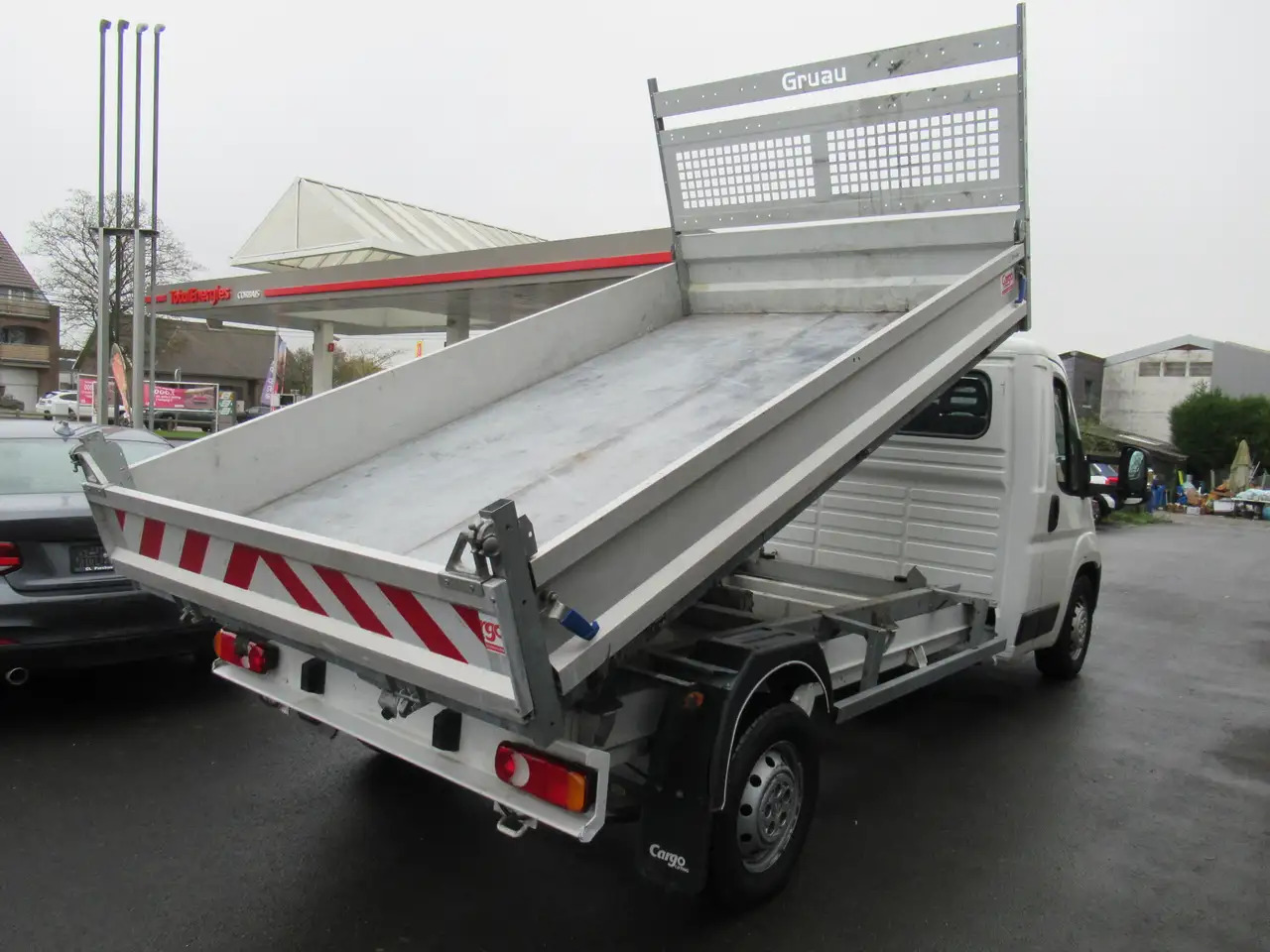 Peugeot Boxer BENNE BACULANTE 19000€+TVA/BTW - 翻斗货车:图2 Peugeot Boxer BENNE BACULANTE 19000€+TVA/BTW - 翻斗货车:图2