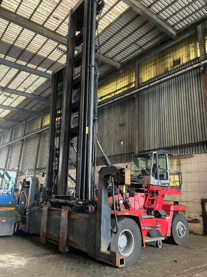Kalmar DCF100-45E7 - 集装箱叉装车:图4 Kalmar DCF100-45E7 - 集装箱叉装车:图4