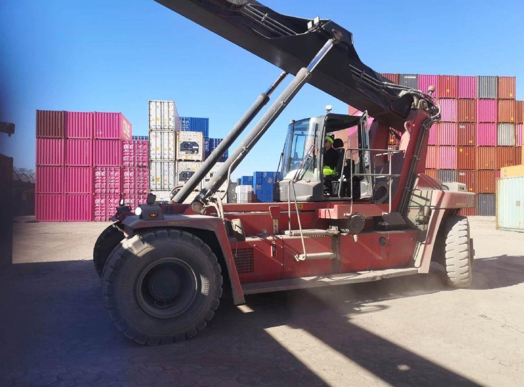 Kalmar DRG100-54S6 - 前移式堆垛机:图3 Kalmar DRG100-54S6 - 前移式堆垛机:图3