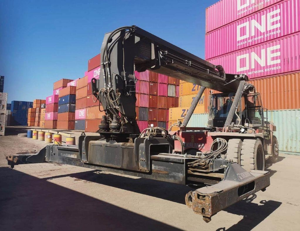 Kalmar DRG100-54S6 - 前移式堆垛机:图2 Kalmar DRG100-54S6 - 前移式堆垛机:图2