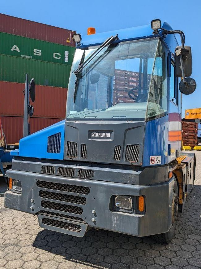 Kalmar T2 - 码头牵引车:图2 Kalmar T2 - 码头牵引车:图2