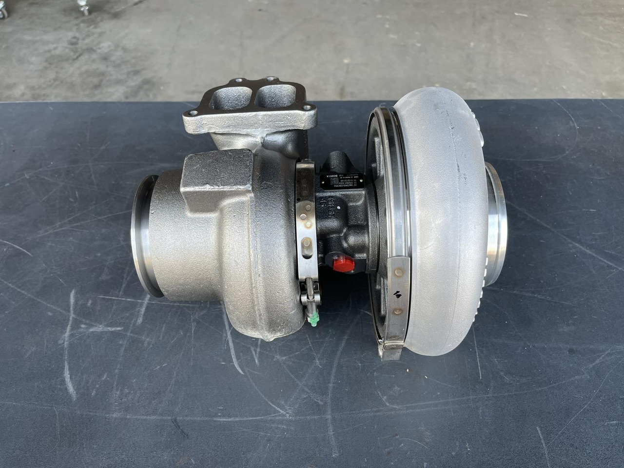 SCANIA TURBOCHARGER DC16 PDE 2387856, 1865358 - 涡轮增压器 适用于 卡车:图3 SCANIA TURBOCHARGER DC16 PDE 2387856, 1865358 - 涡轮增压器 适用于 卡车:图3