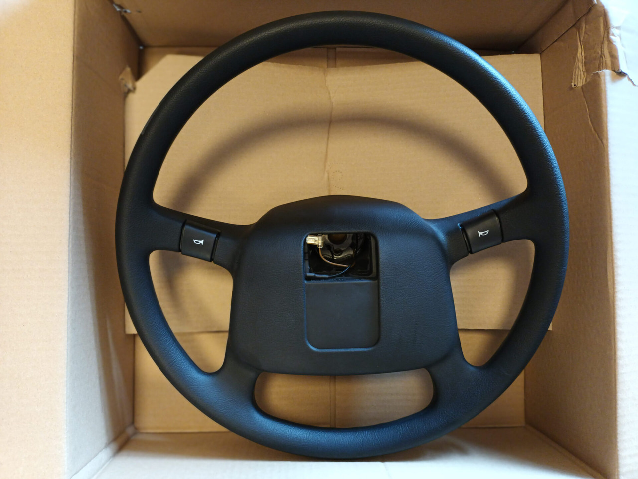 VOLVO STEERING WEEL - 1062027 - 方向盘 适用于 卡车:图1 VOLVO STEERING WEEL - 1062027 - 方向盘 适用于 卡车:图1