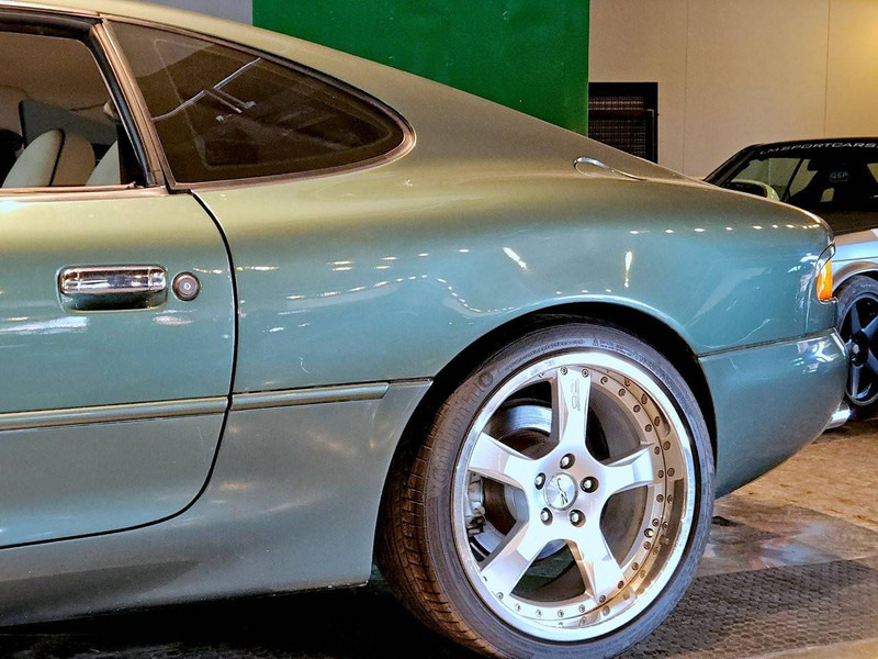 Aston Martin DB7 Automatic - 汽车:图3 Aston Martin DB7 Automatic - 汽车:图3