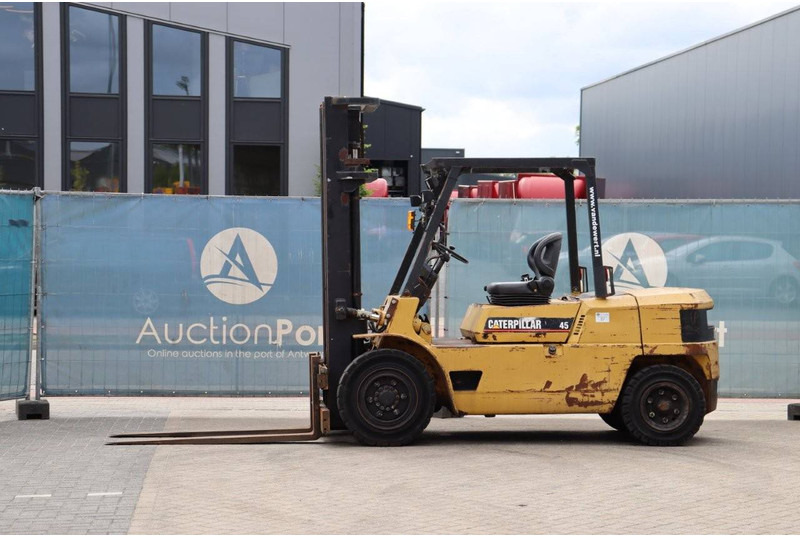 Caterpillar DP45 - 柴油叉车:图1 Caterpillar DP45 - 柴油叉车:图1