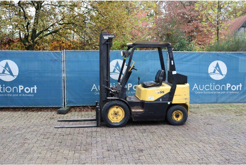 Daewoo D25-3 - 柴油叉车:图1 Daewoo D25-3 - 柴油叉车:图1