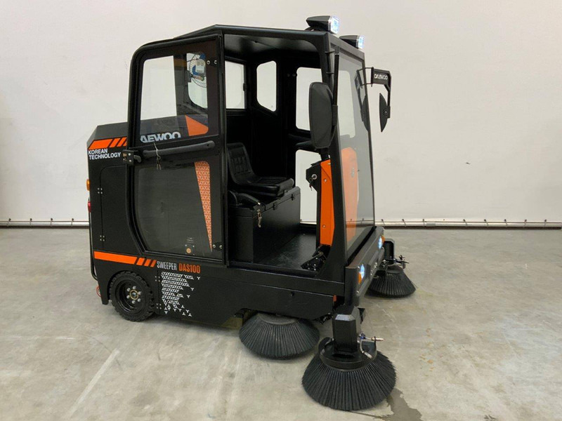 Daewoo DAS100 - 道路清扫机:图2 Daewoo DAS100 - 道路清扫机:图2