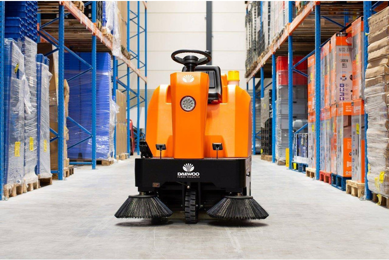 Daewoo DAS80 Zit - 道路清扫机:图3 Daewoo DAS80 Zit - 道路清扫机:图3