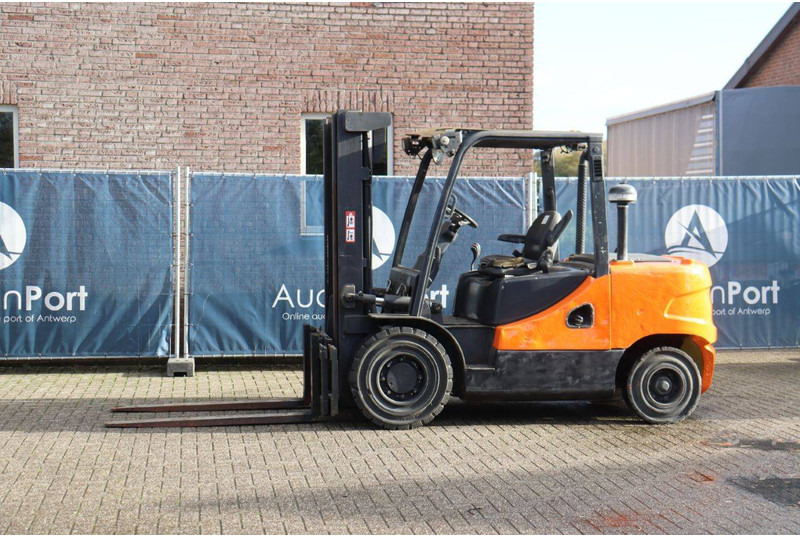 Doosan D45SC-5 - 柴油叉车:图1 Doosan D45SC-5 - 柴油叉车:图1