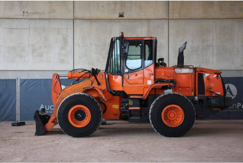 Doosan DL250 - 轮式装载机:图2 Doosan DL250 - 轮式装载机:图2