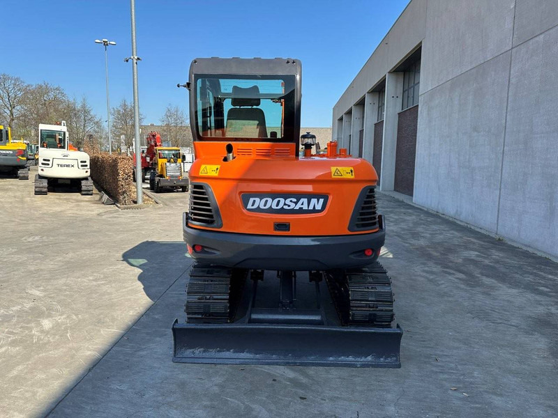 Doosan DX55-9C - 履带式挖掘机:图5 Doosan DX55-9C - 履带式挖掘机:图5