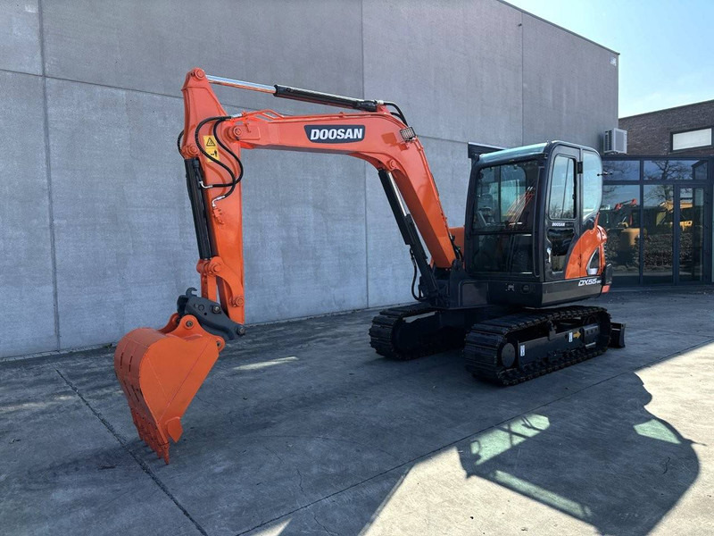 Doosan DX55-9C - 履带式挖掘机:图1 Doosan DX55-9C - 履带式挖掘机:图1