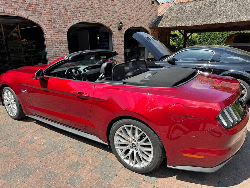 Ford Mustang GT Convertible - 轿车:图1 Ford Mustang GT Convertible - 轿车:图1