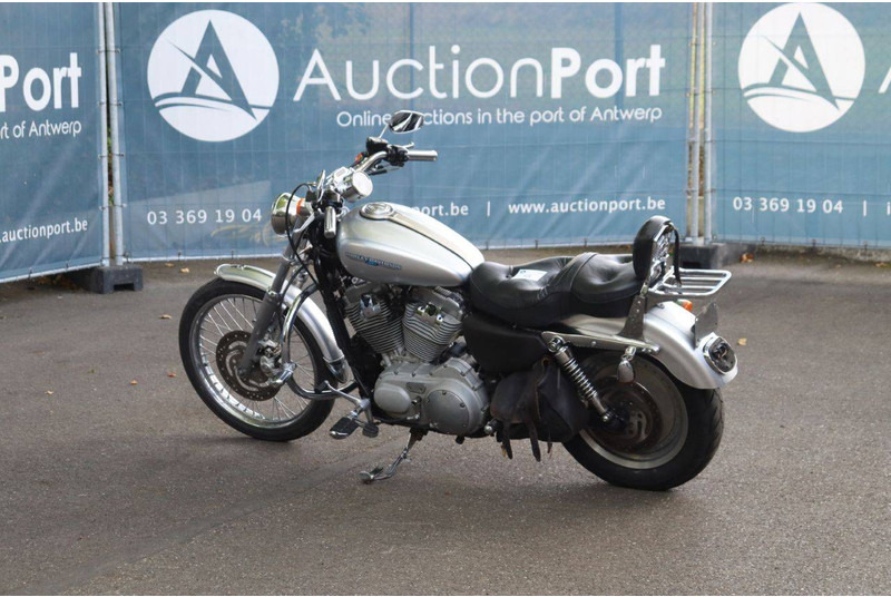 Harley-Davidson Sportster XL 883 - 摩托车:图3 Harley-Davidson Sportster XL 883 - 摩托车:图3