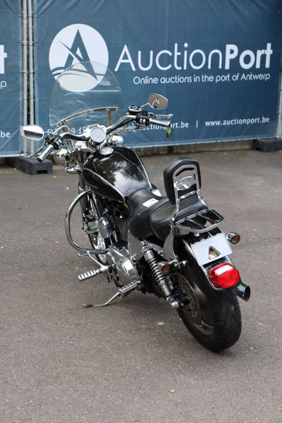 Harley-Davidson Sportster XL1200 Custom - 摩托车:图4 Harley-Davidson Sportster XL1200 Custom - 摩托车:图4