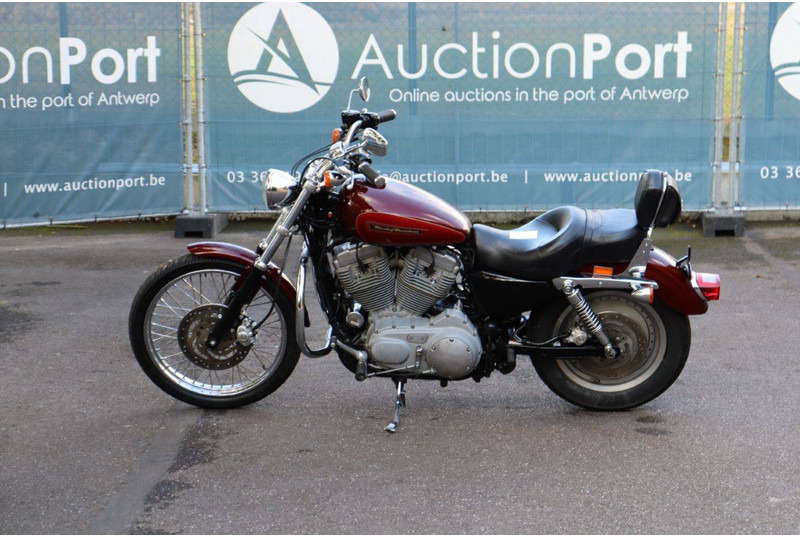 Harley-Davidson Sportster XL883 - 摩托车:图2 Harley-Davidson Sportster XL883 - 摩托车:图2