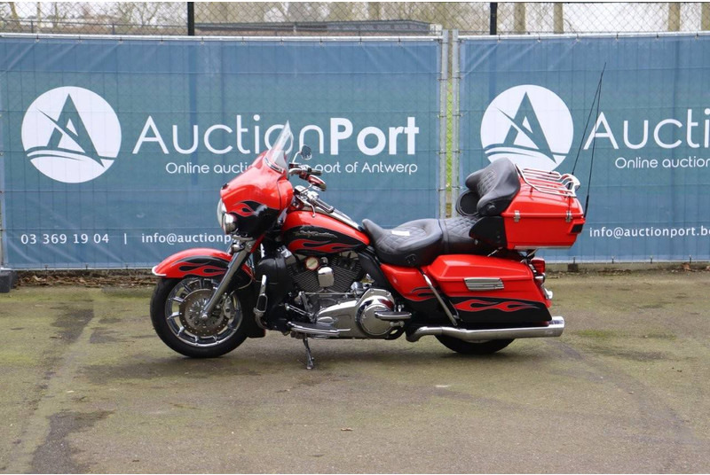 Harley-Davidson Ultra Glide CVO - 摩托车:图1 Harley-Davidson Ultra Glide CVO - 摩托车:图1
