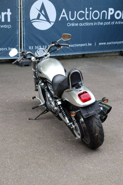 Harley-Davidson V-Rod VRSC - 摩托车:图4 Harley-Davidson V-Rod VRSC - 摩托车:图4