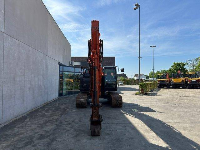Hitachi ZX225USLC-6 - 履带式挖掘机:图2 Hitachi ZX225USLC-6 - 履带式挖掘机:图2