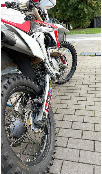 Honda CRF 500 R - 摩托车:图3 Honda CRF 500 R - 摩托车:图3