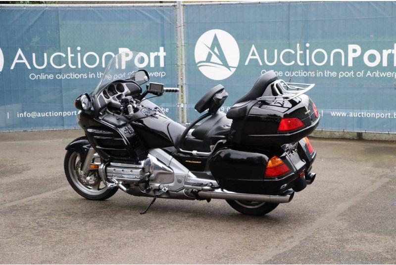 Honda GL1800 - 摩托车:图3 Honda GL1800 - 摩托车:图3