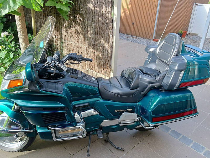 Honda 'Goldwing 20th anniversary (special edition) - 摩托车:图1 Honda 'Goldwing 20th anniversary (special edition) - 摩托车:图1