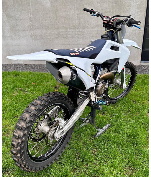 Husqvarna 250 F - 摩托车:图3 Husqvarna 250 F - 摩托车:图3