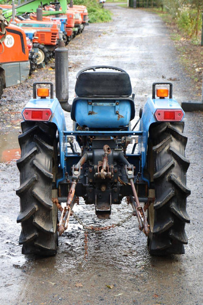 Iseki TU1900 - 拖拉机:图5 Iseki TU1900 - 拖拉机:图5