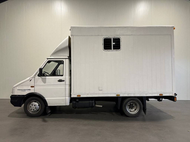 Iveco 49-12/35 - 马匹运输车:图2 Iveco 49-12/35 - 马匹运输车:图2