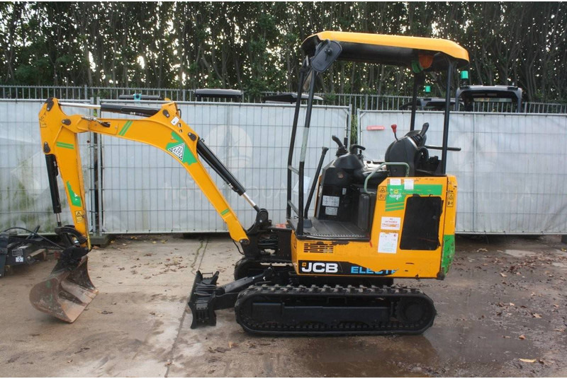 JCB 19C-1E - 小型挖掘机:图3 JCB 19C-1E - 小型挖掘机:图3