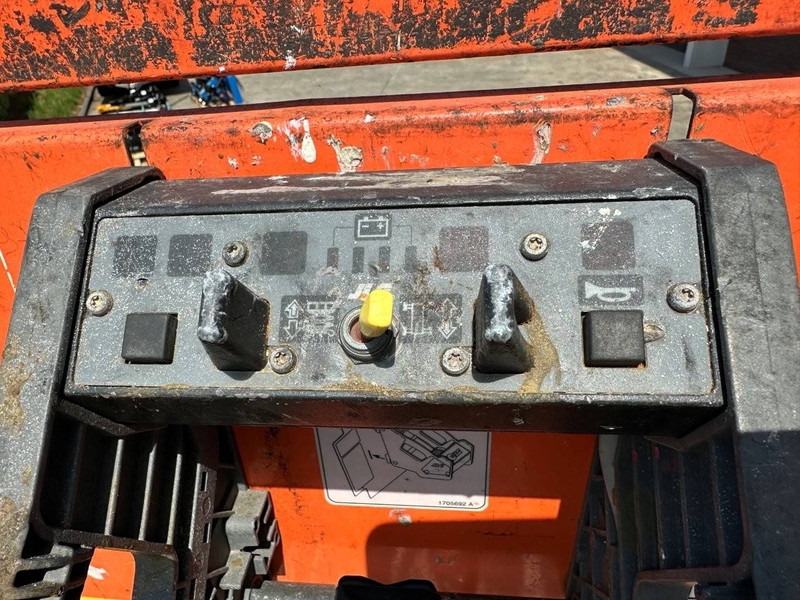 剪式升降机 JLG 1930ES：图13