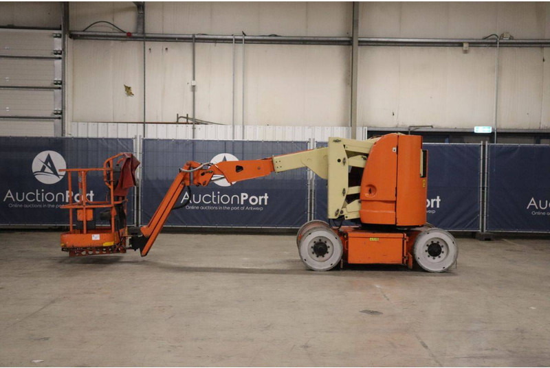 JLG E300AJP - 铰接臂:图2 JLG E300AJP - 铰接臂:图2